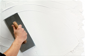 Hướng dẫn chi tiết cách xử lý bề mặt tường trước khi Sơn